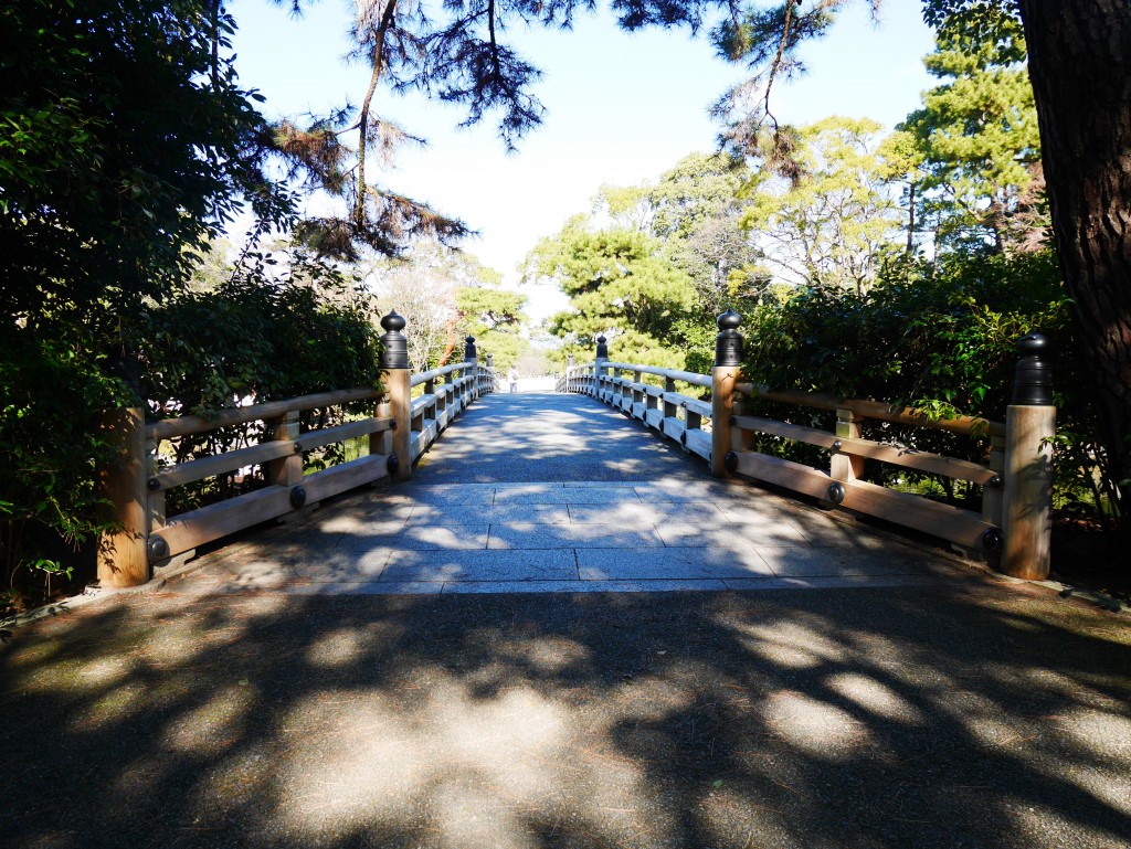Pont au parc du palais impérial