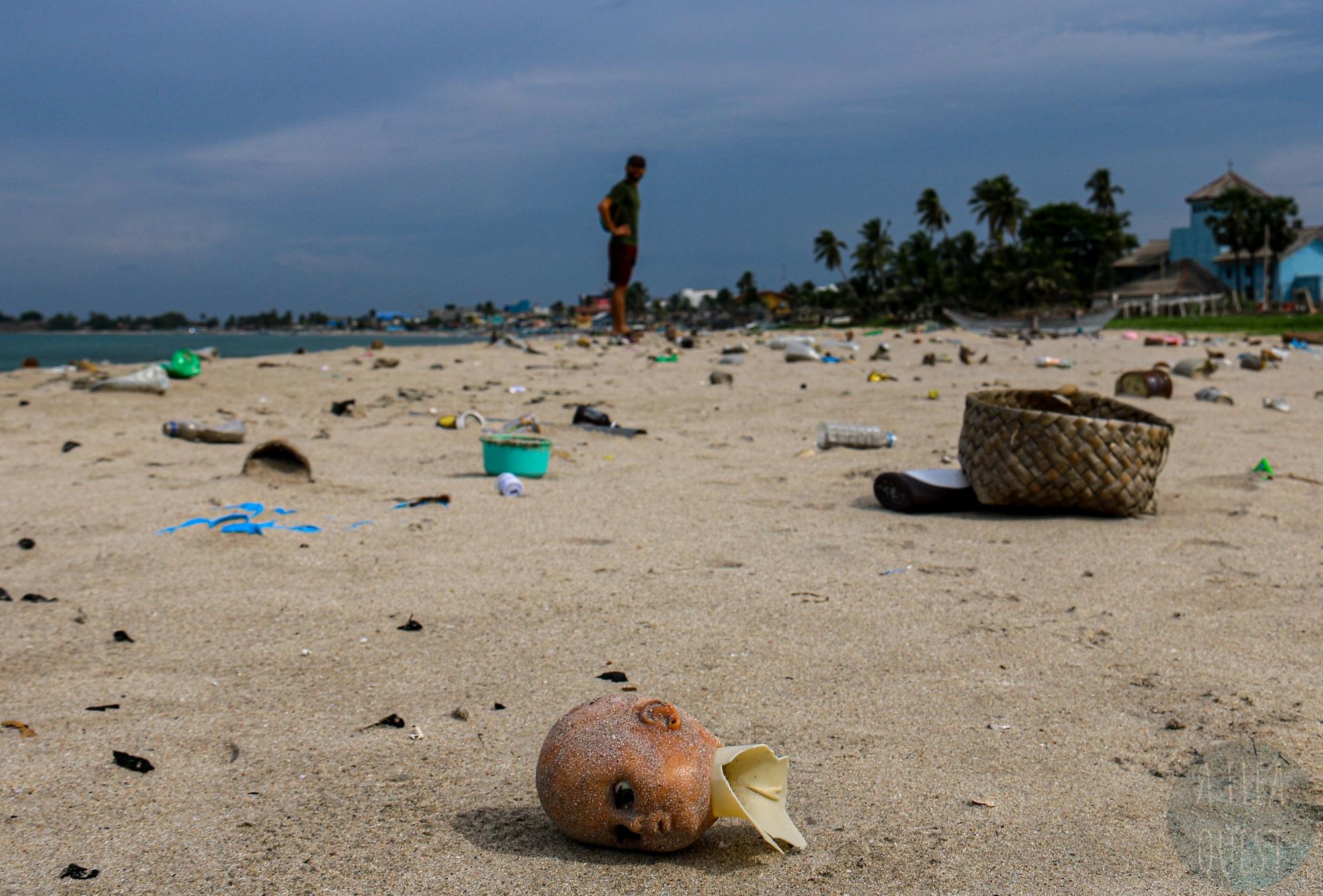 Plage de plastique à Trincomalee